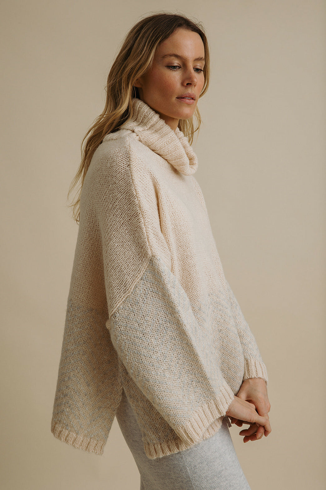 Fuji Rollneck Pullover Cream x Silver