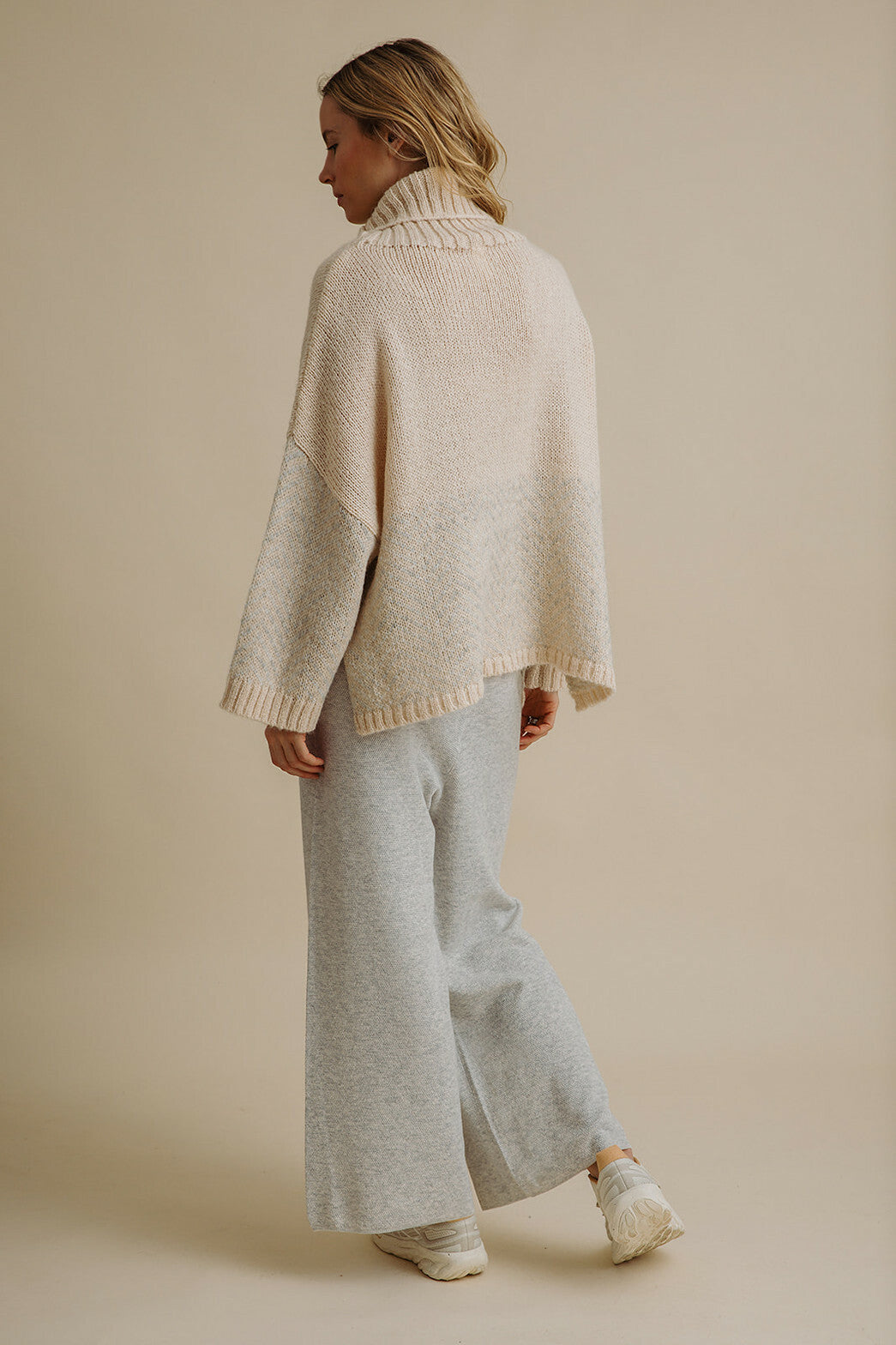 Fuji Rollneck Pullover Cream x Silver