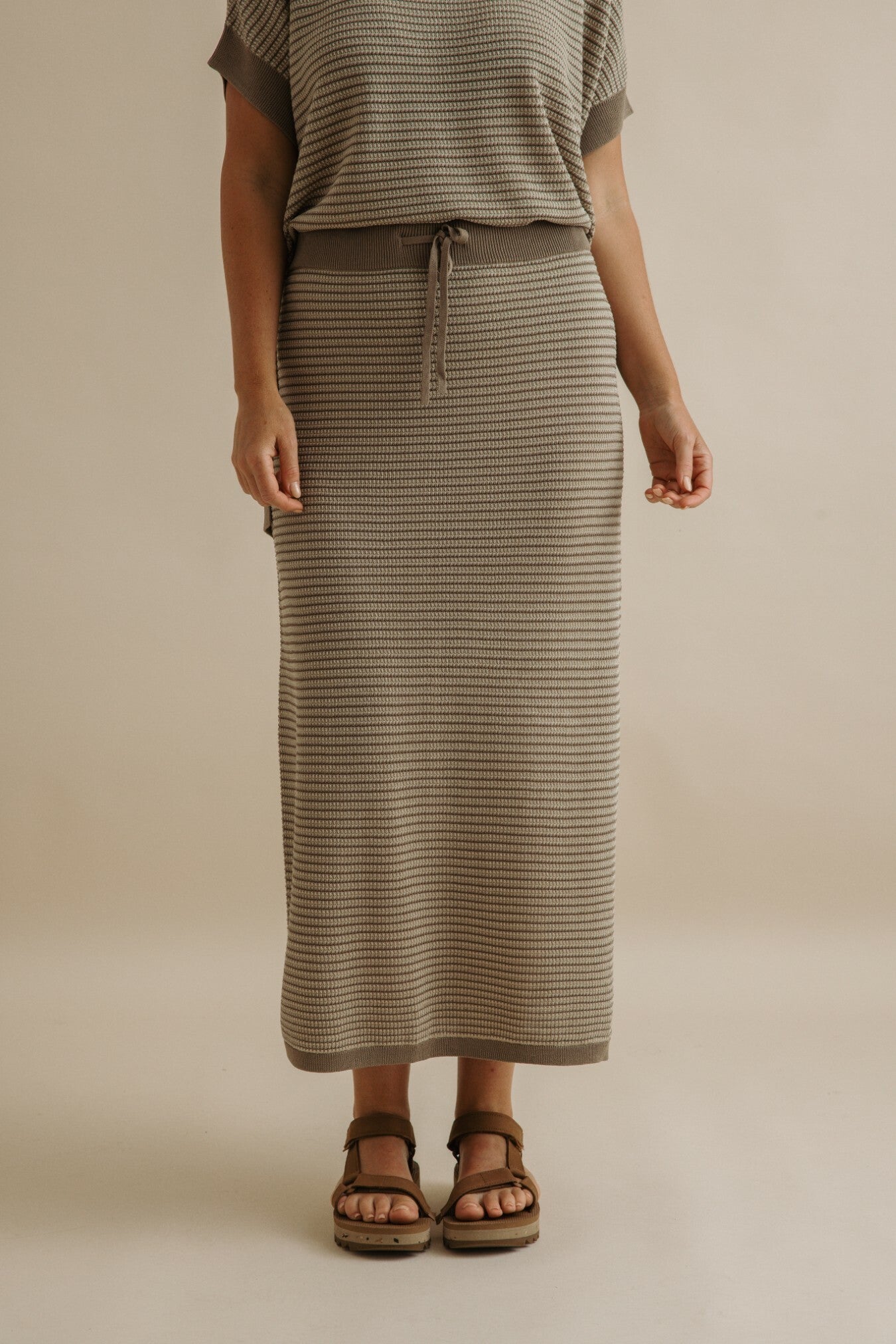 Lattice Knitted Skirt Khaki x Gold