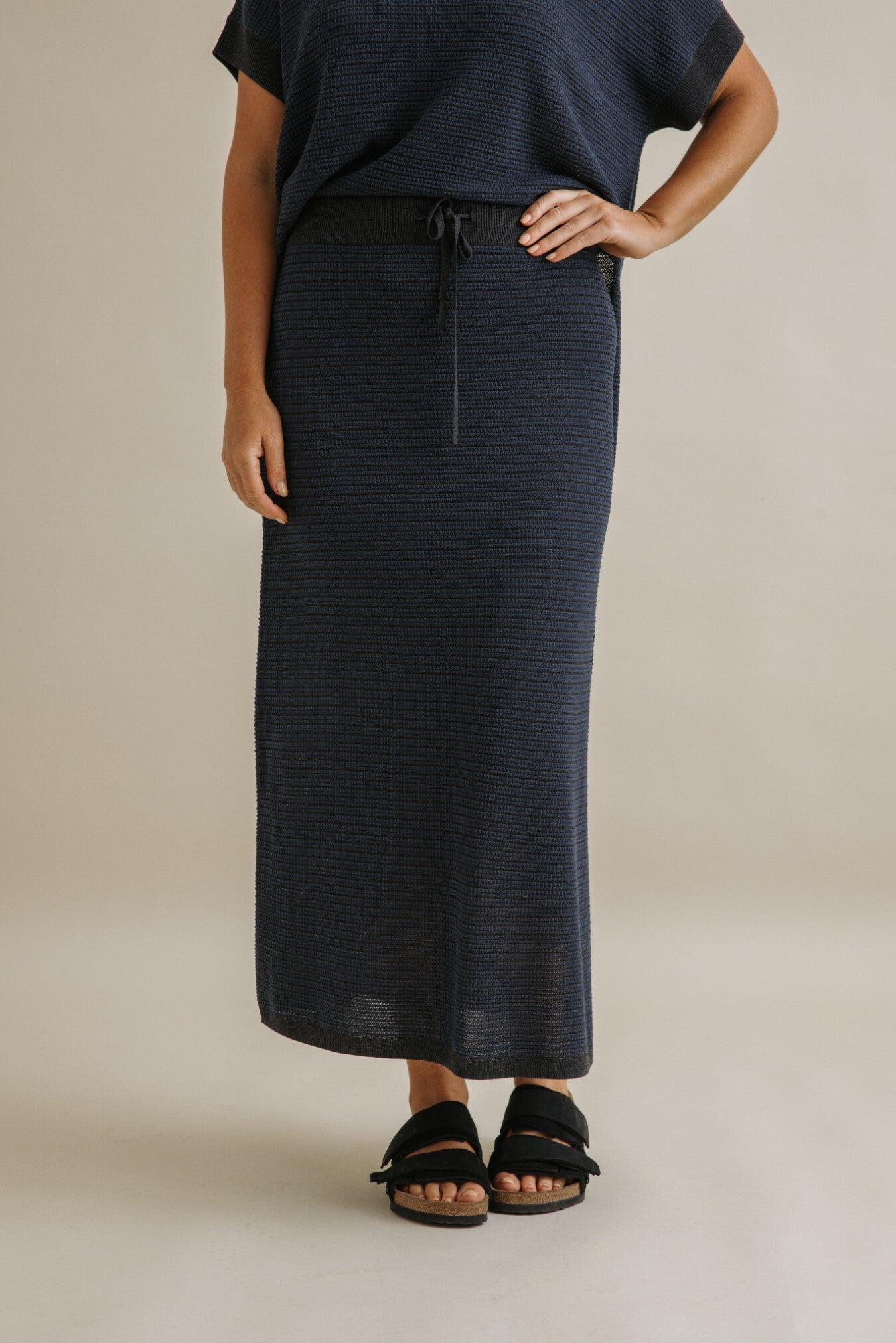 Lattice Knitted Skirt Pool x Charcoal