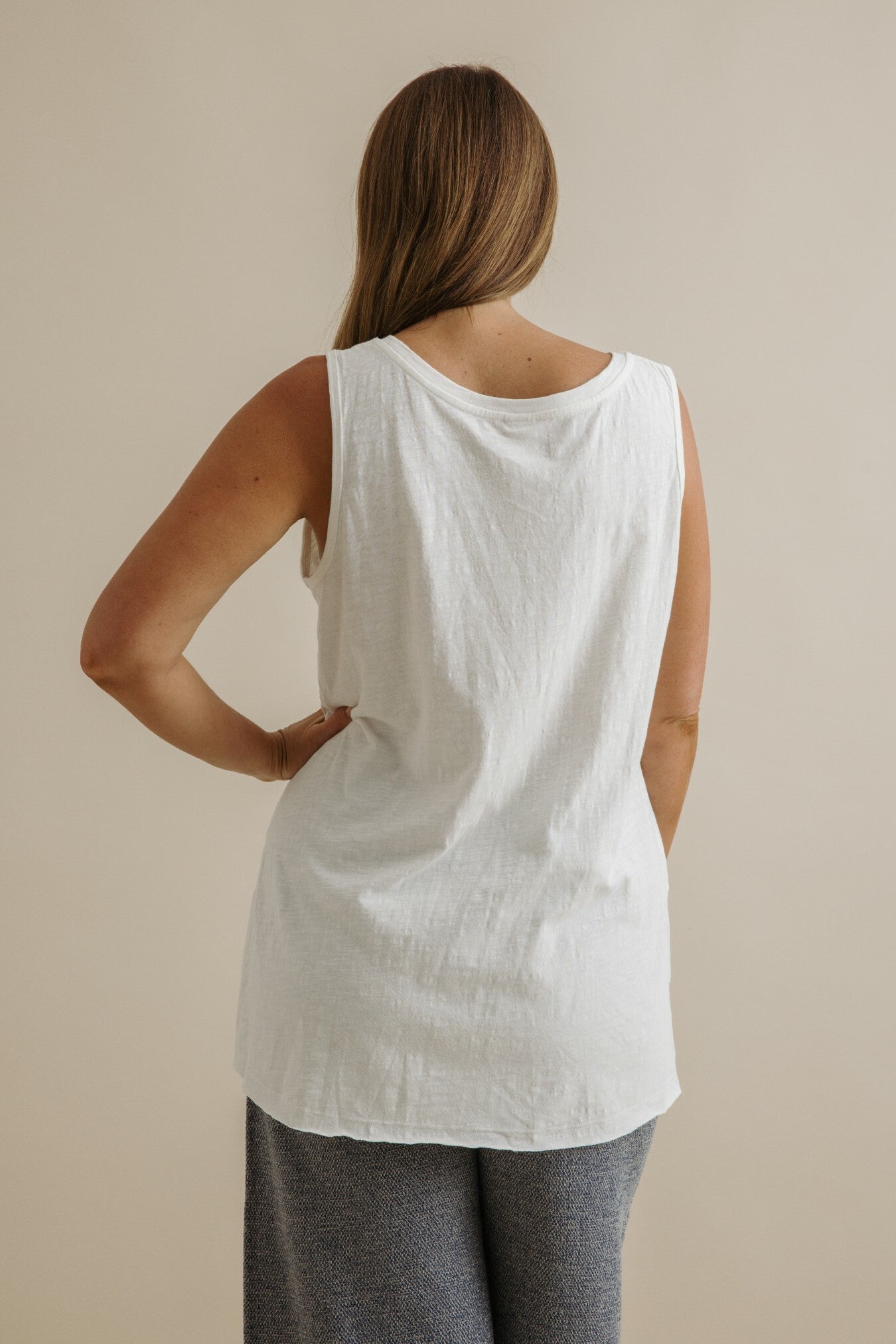 Shoreline High Low Singlet 2.0 White