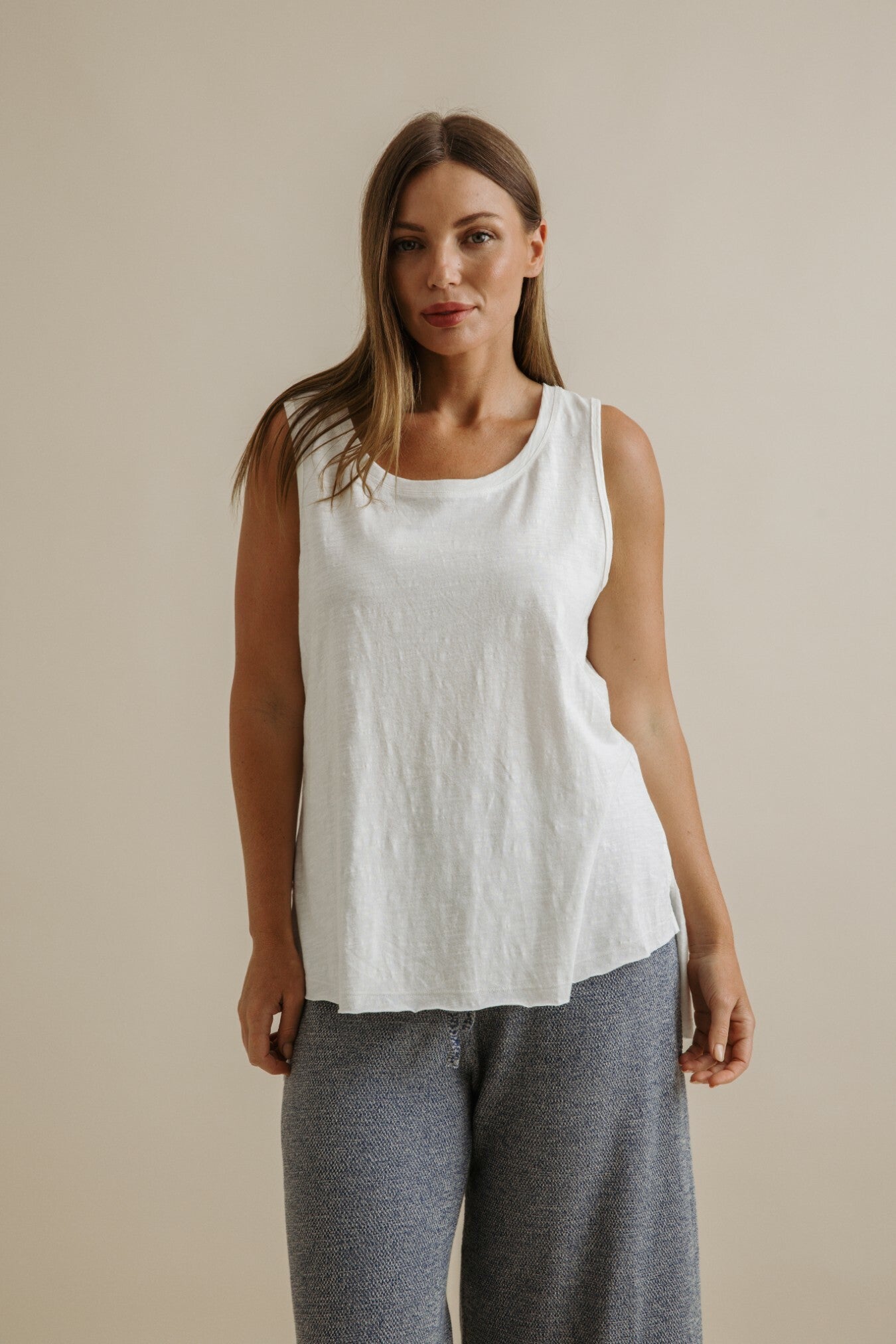 Shoreline High Low Singlet 2.0 White