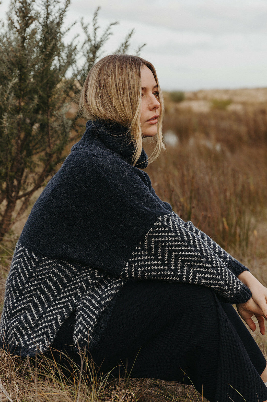 Fuji Rollneck Pullover Ink x Silver