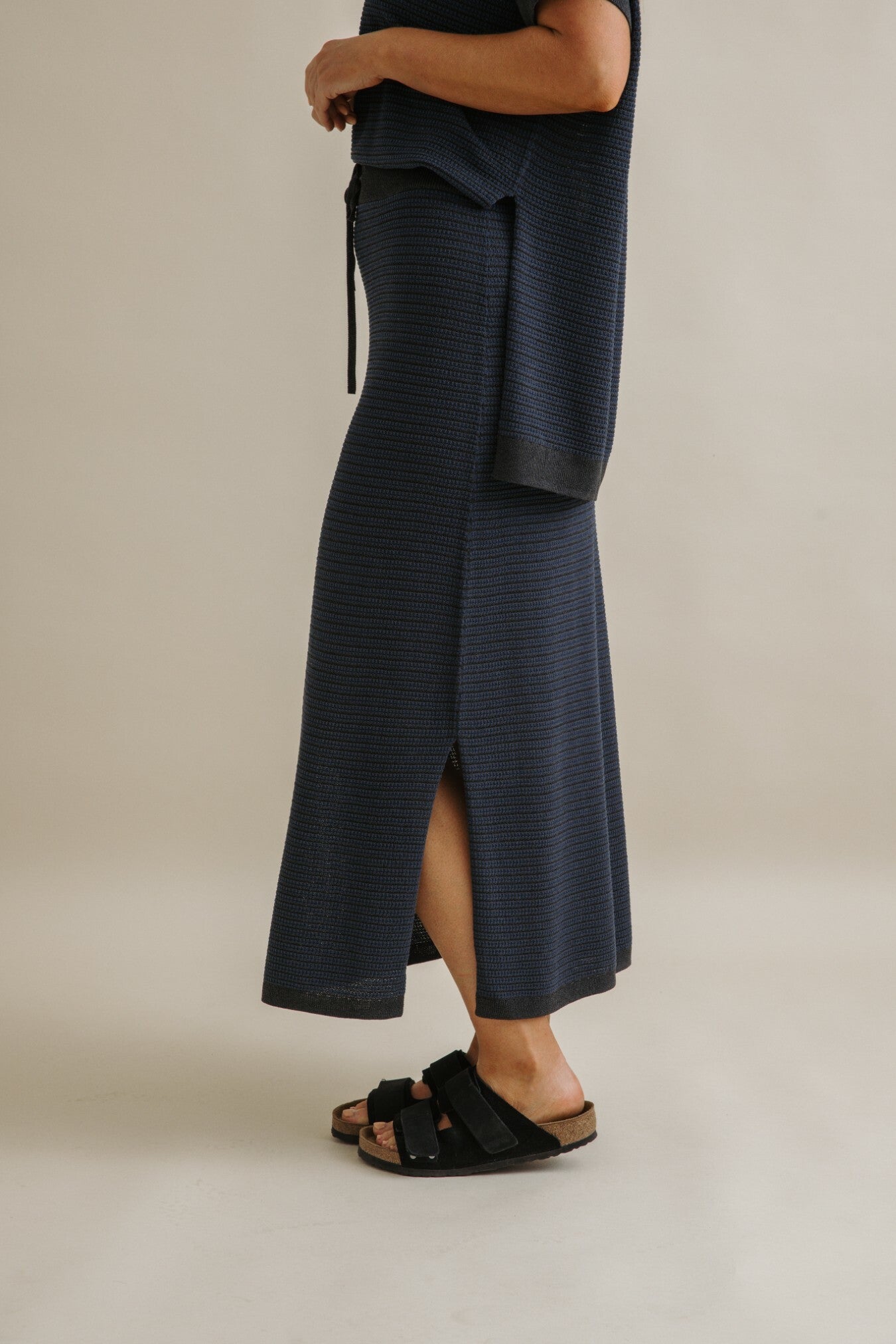 Lattice Knitted Skirt Pool x Charcoal