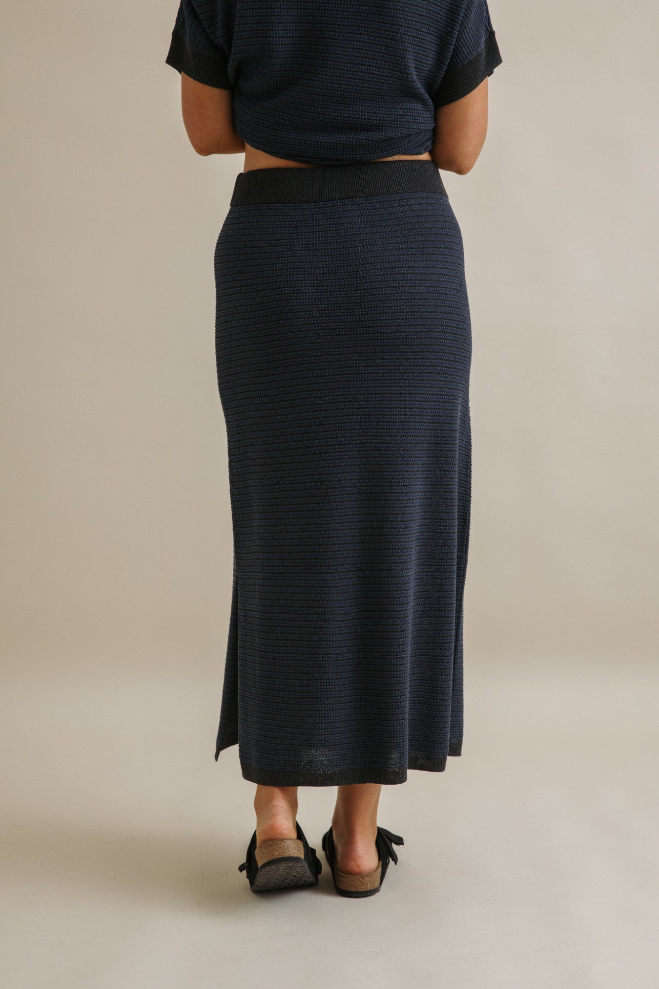 Lattice Knitted Skirt Pool x Charcoal